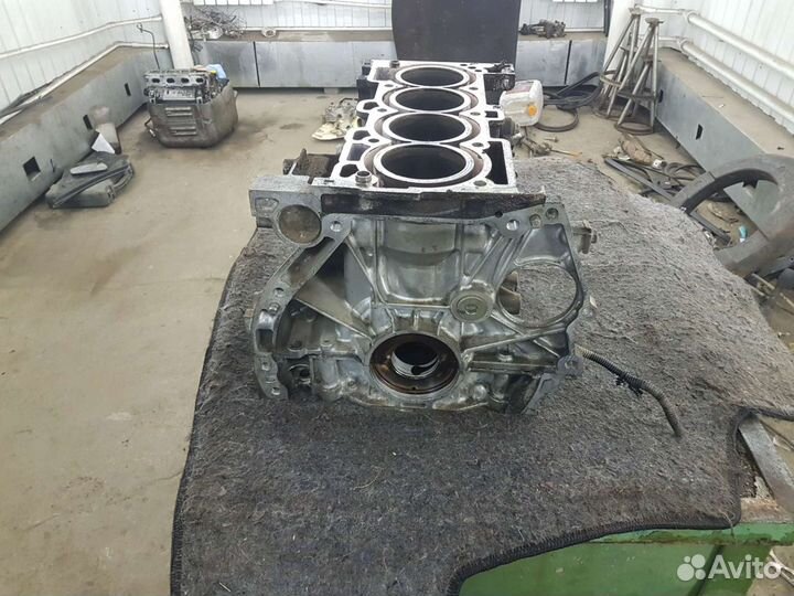 Блок двигателя Nissan primera p12