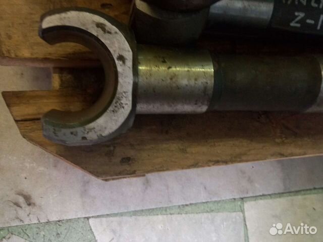 Продаю Левую полуось переднего моста камаз 4310