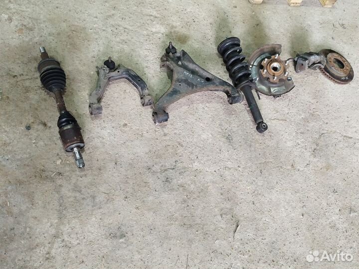 Кулак задний в сборе Митсубиси Паджеро 4 3л