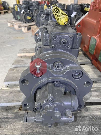 Основной насос Case CX235CSR