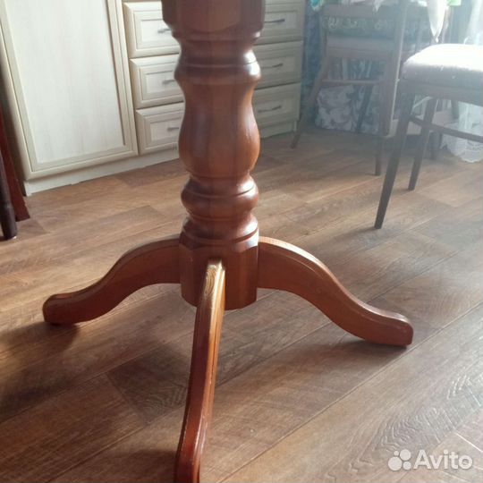 Кухонный стол