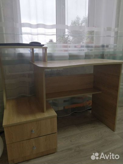 Письменный стол