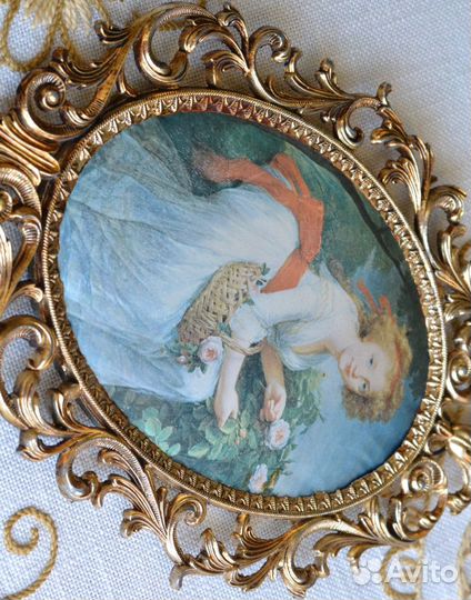 Картина. Роспись по шелку. Латунная рамка