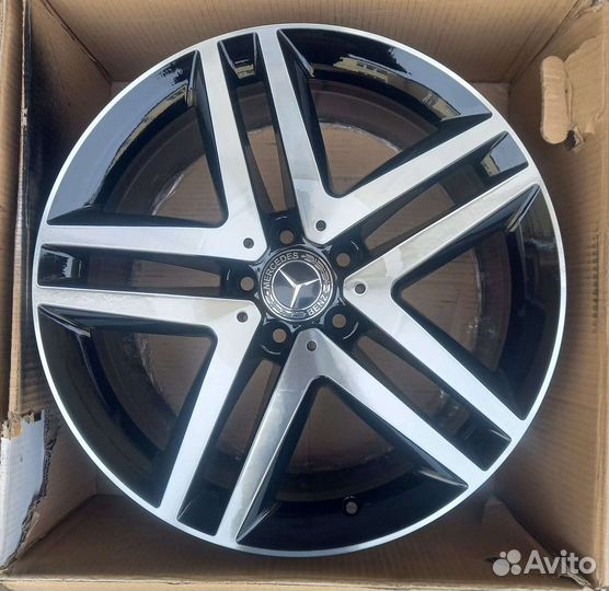 Комплект оригинал на Mercedes V class 447 R19