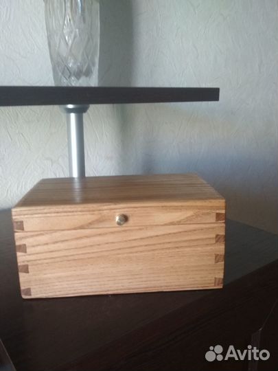 Деревянная шкатулка