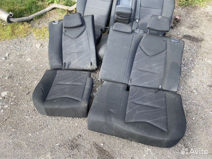 Заднее сиденье Peugeot 308 SW