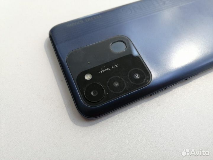 Телефон, tecno Spark 8C 4/64 гб