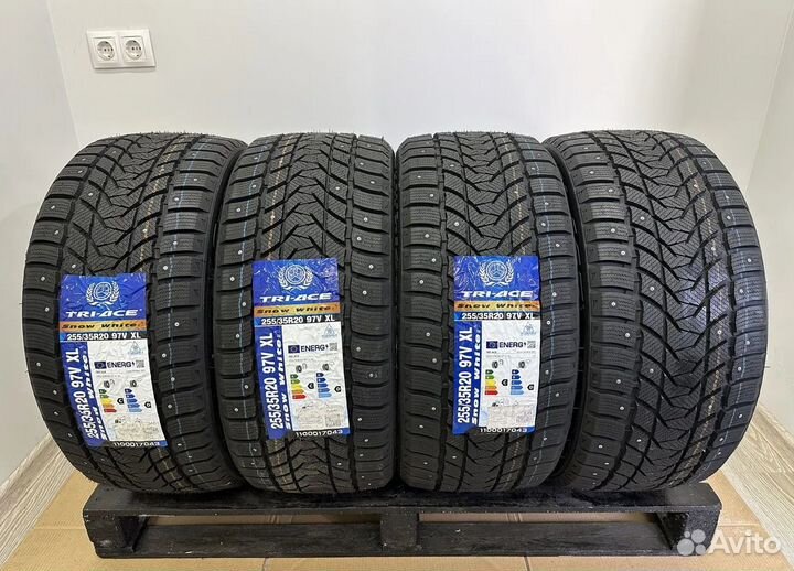 Tri Ace Snow White II 255/35 R20 39J