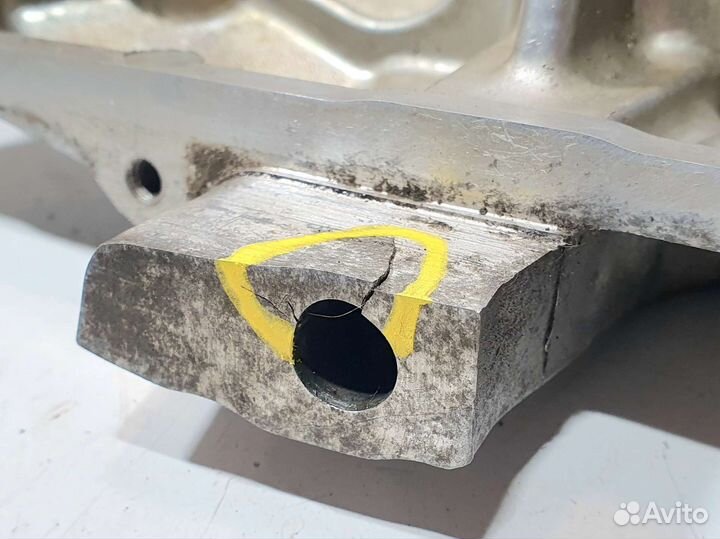 Крышка двигателя передняя Nissan Tiida, Note. 1,6