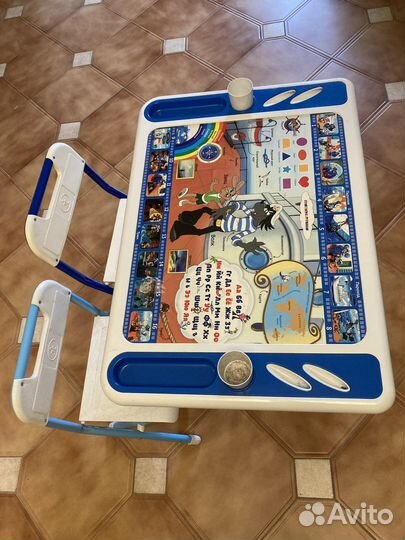 Детский стол и 2 стула