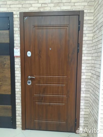 Дверь входная 