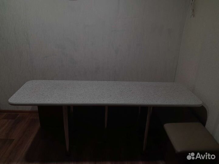Кухонный стол