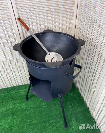 Казан чугунный с печкой