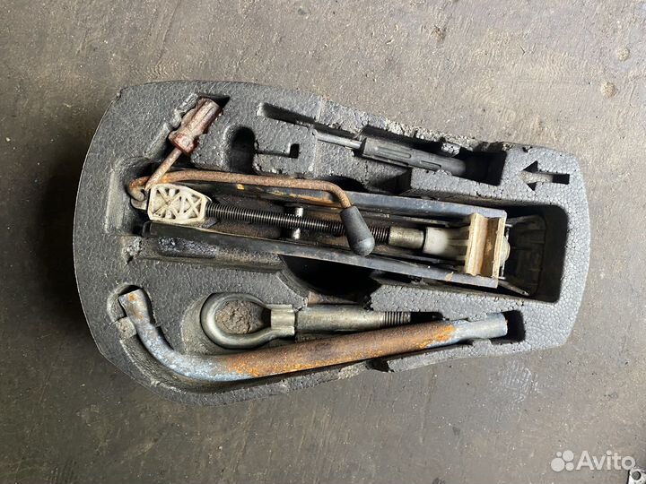 Набор инструмента Volkswagen Polo 5 sedan