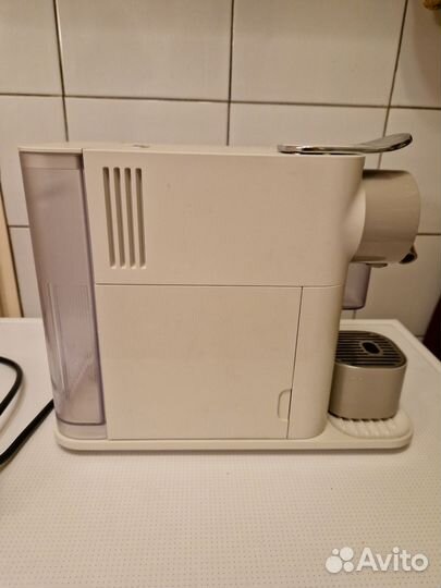 Капсульная кофеварка DeLonghi