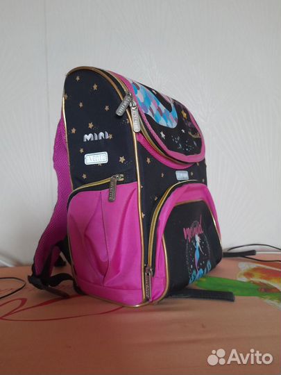 Рюкзак школьный для девочки 1 класс