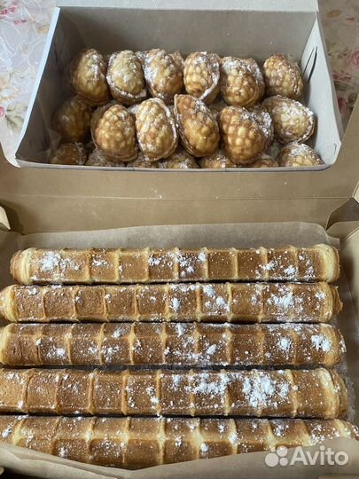 Орешки со сгущёнкой и вафельные трубочки