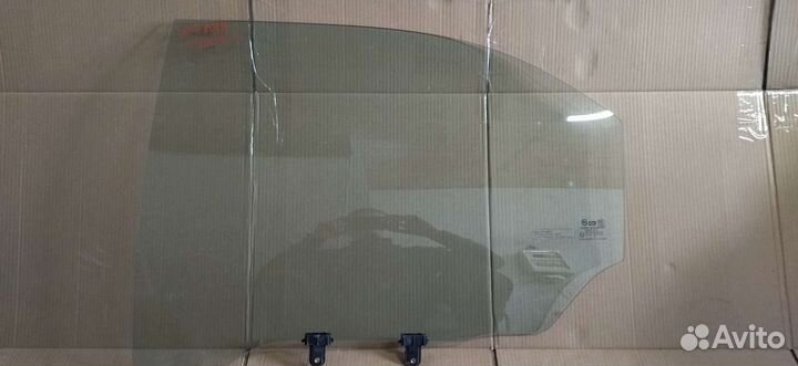 Стекло заднее левое Hyundai Sonata 5