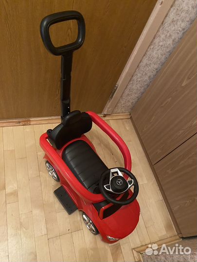 Детская машинка каталка с ручкой