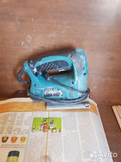 Электро лобзик makita