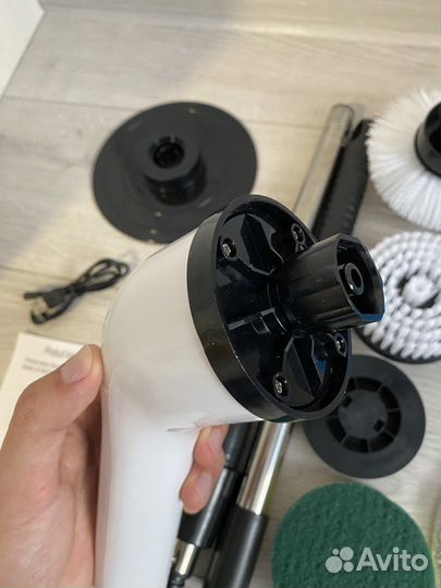 Щетка для уборки электрическая с насадками