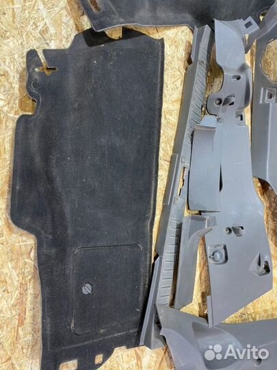 Пластик багажника Ford Focus универсал 1.8 2006