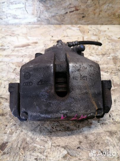 Суппорт передний левый Audi A1