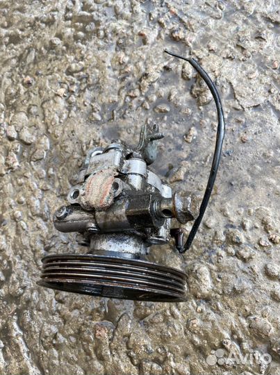 Насос гур Mazda Xedos 6 KF