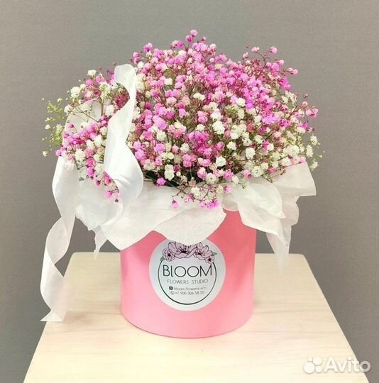 Маленькая коробочка с гипсофилой