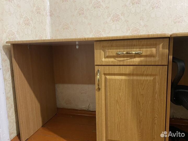 Письменный стол