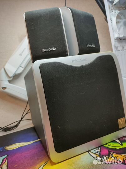 Сабвуфер и колонки microlab