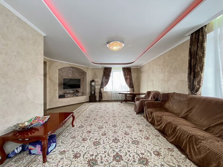 Коттедж 181 м² на участке 13 сот.