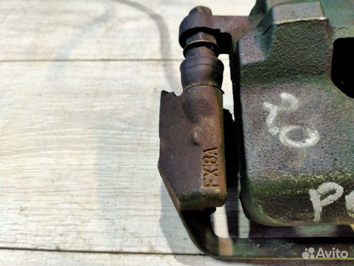 Суппорт передний левый Toyota Mark Ii GX100 1GFE