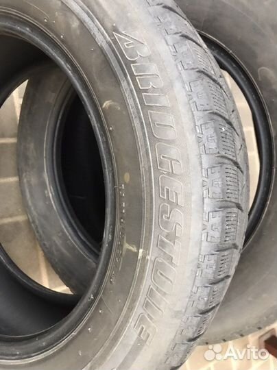 Bridgestone Blizzak VRX 215/60 R16 95