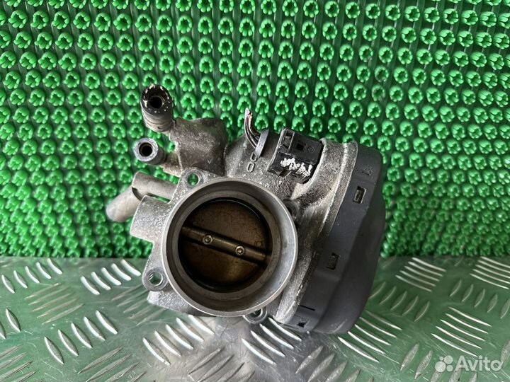 Заслонка дроссельная Volkswagen Golf 4 1.6 8V AVU