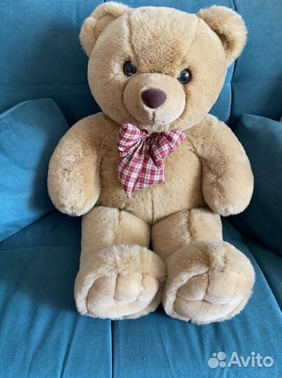 Большой плюшевый мишка