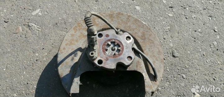 Ступица передняя левая volkswagen golf 1 (1974-1993) 0.0 nn