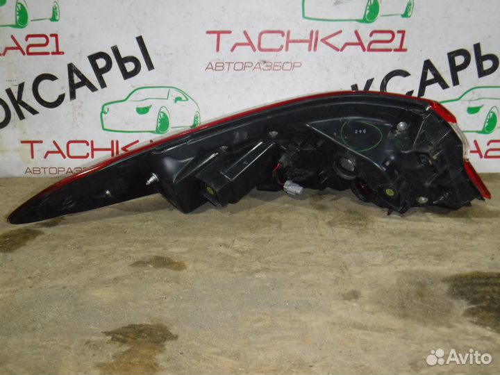 Фонарь правый наружный Toyota Camry V70 (2017+)