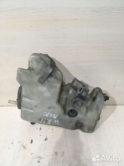 Бачок омывателя Мерседес E211 W211 2118601360