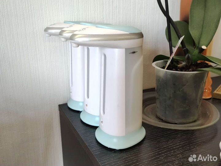 Дозатор для жидкого мыла бесконтактный батарейки