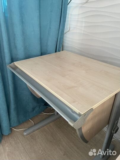 Школьная парта и стул