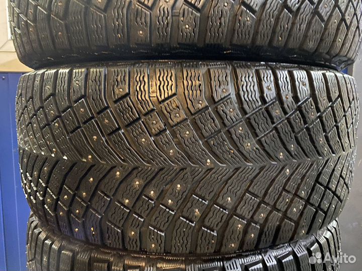 Michelin X-Ice North 4 SUV 275/45 R20 и 305/40 R20 112T