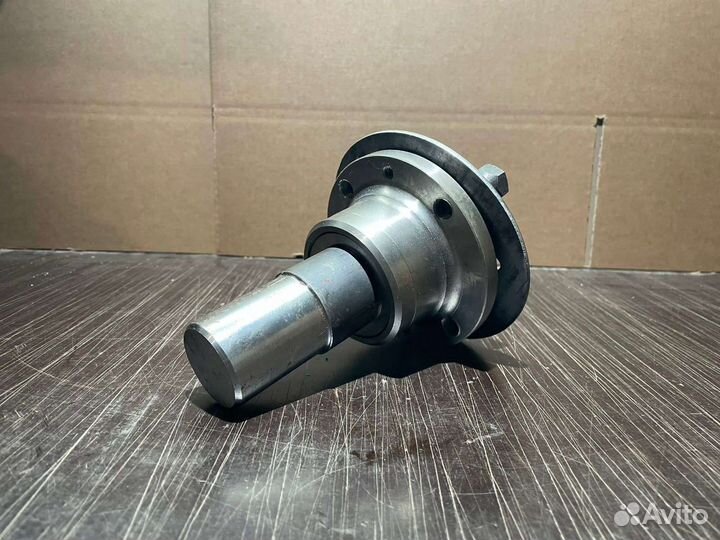 Ступичный узел для оси легкового прицепа