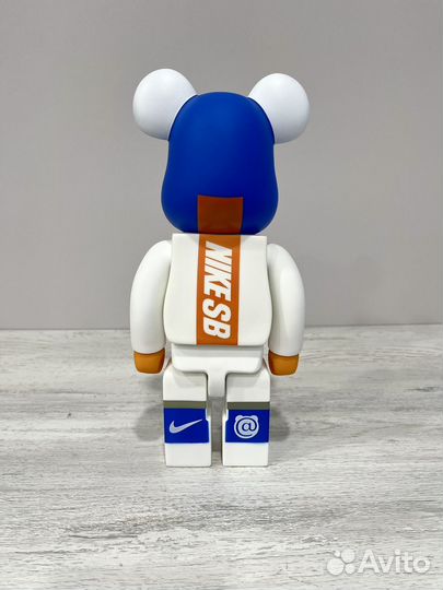 Мишка bearbrick найк