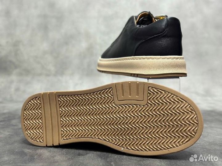 Tesla черные-беж.подошва разм. 42