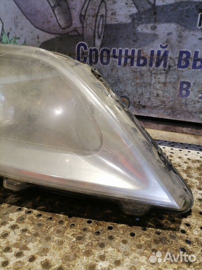 Фара передняя правая Renault Logan