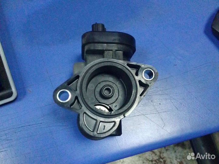 Клапан впускного коллектора MR20DE Nissan