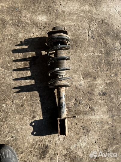 Chevrolet lacetti задняя стойка