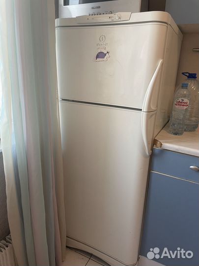 Холодильник бу indesit