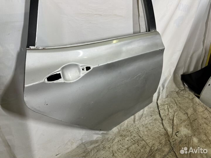 Hyundai solaris дверь